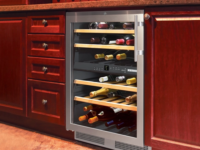 For how long can I keep wine in the fridge?